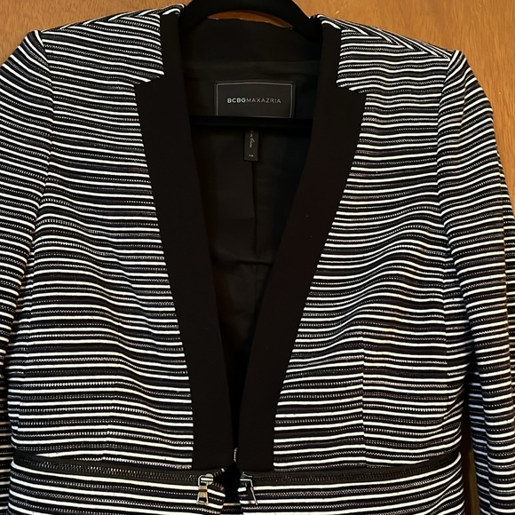 Ladies, waist length, black and white stripe knit jacket - Picture 2 of 5